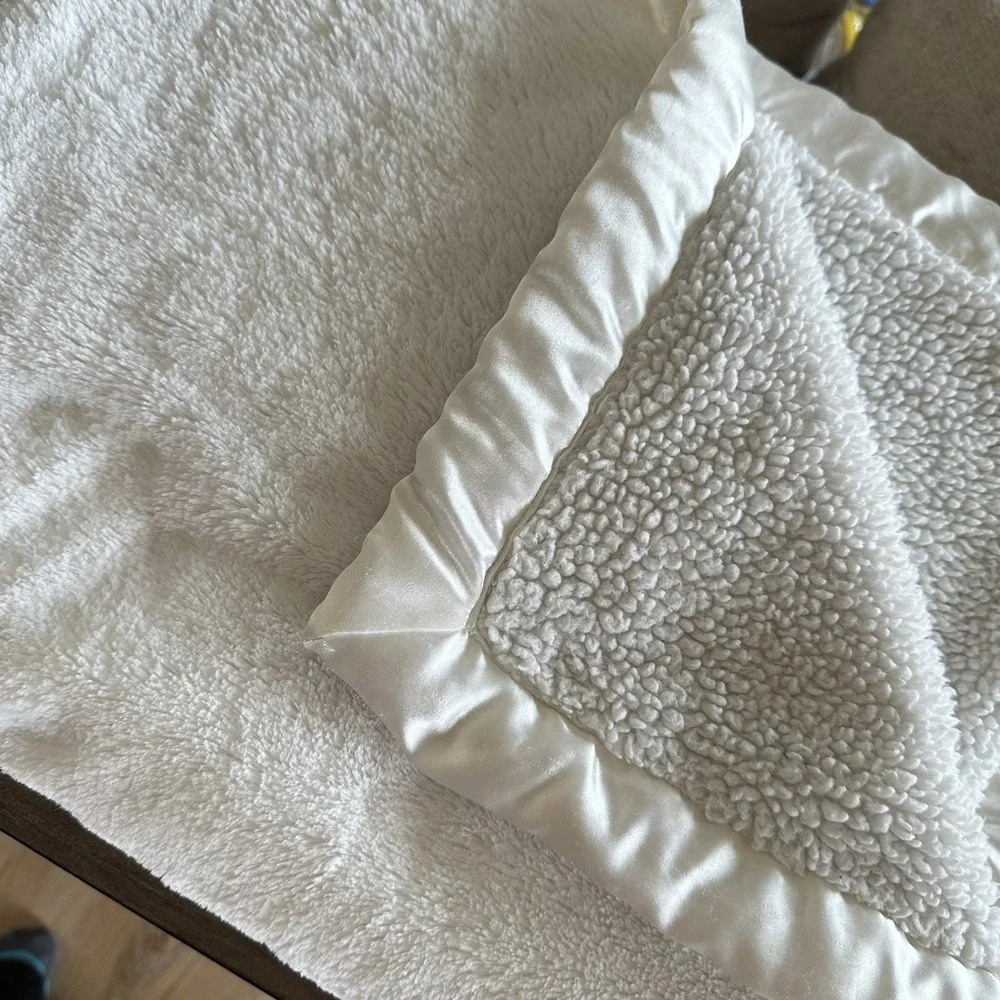 Baby‎ Essentials Plush Blanket White Satin Edge Hard To Find Lovey Fleece Sherpa
